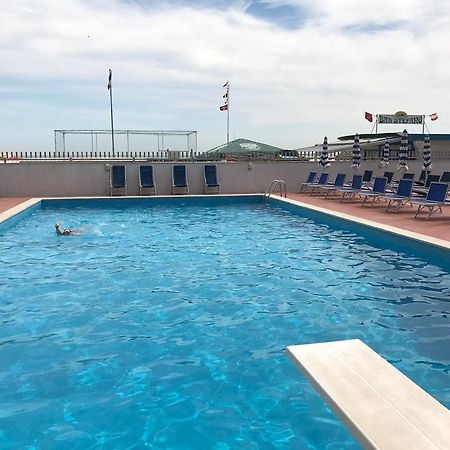 Hotel Majestic Pesaro Eksteriør billede
